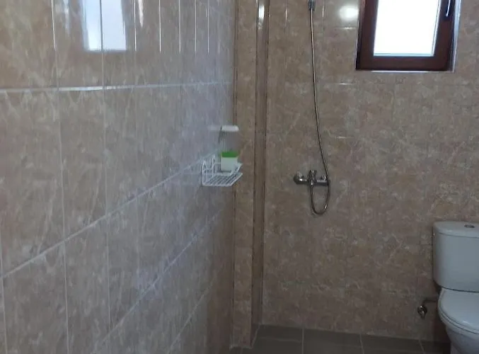 Konukevi Alfa With Parking Varna