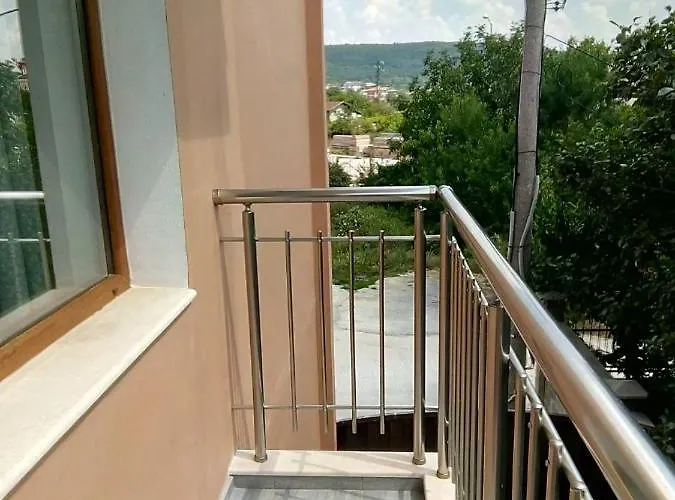 Konukevi Alfa With Parking Varna