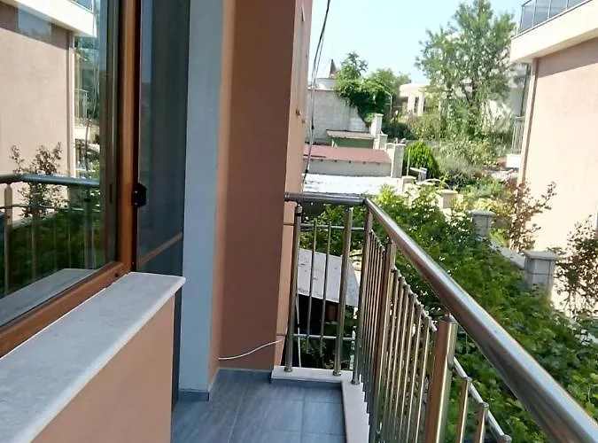 Konukevi Alfa With Parking Varna