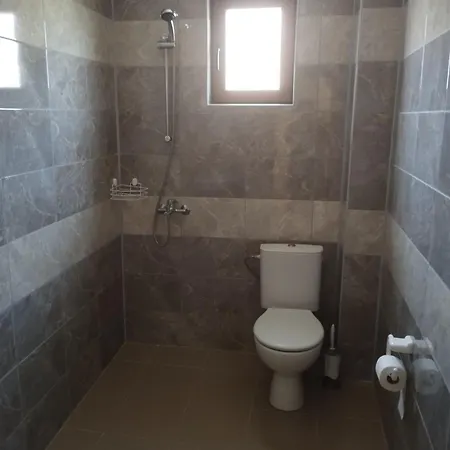 Alfa With Free Parking For Cars Guest house 3*