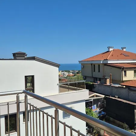 Alfa With Free Parking For Cars 3* Varna