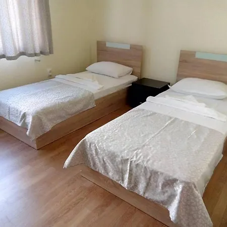 Alfa With Free Parking For Cars Guest house 3*