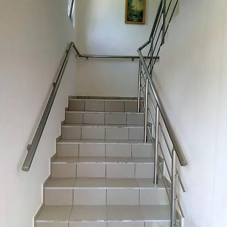 Alfa With Parking Vendégház