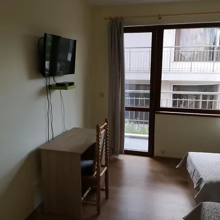 Alfa With Parking Къща за гости Варна