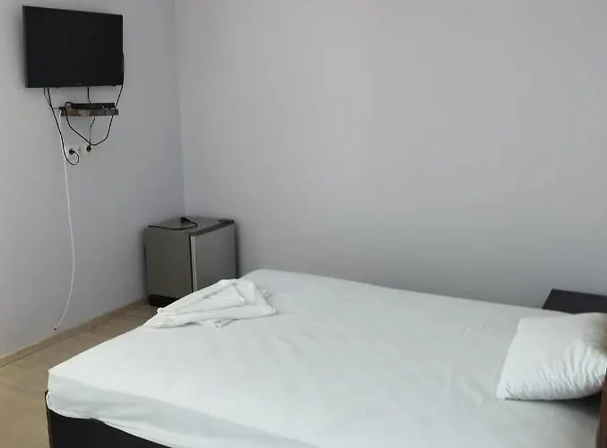 招待所 Alfa With Parking