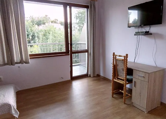 招待所 Alfa With Parking