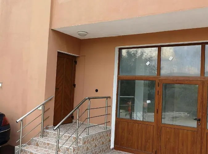 Alfa With Parking 瓦爾納