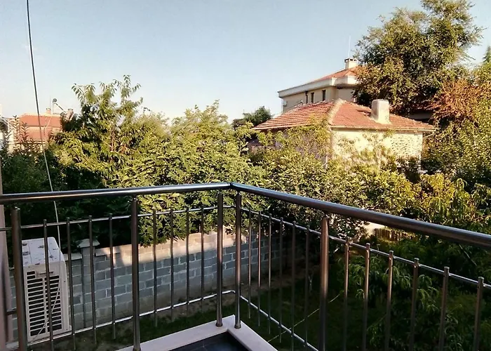 招待所 Alfa With Parking 3*